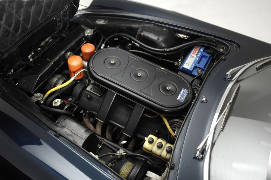  Ferrari 365 California 1966 года  (фото 6 из 30)